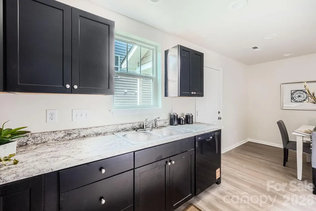 1614 Ct Brooks Circle Charlotte NC 28212