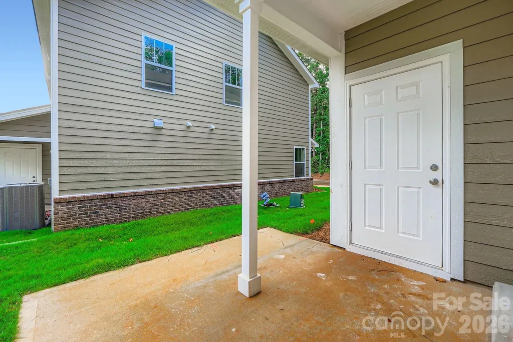 1614 Ct Brooks Circle Charlotte NC 28212