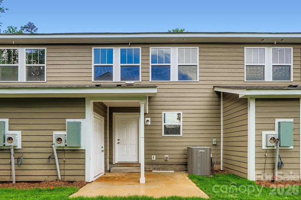 1614 Ct Brooks Circle Charlotte NC 28212