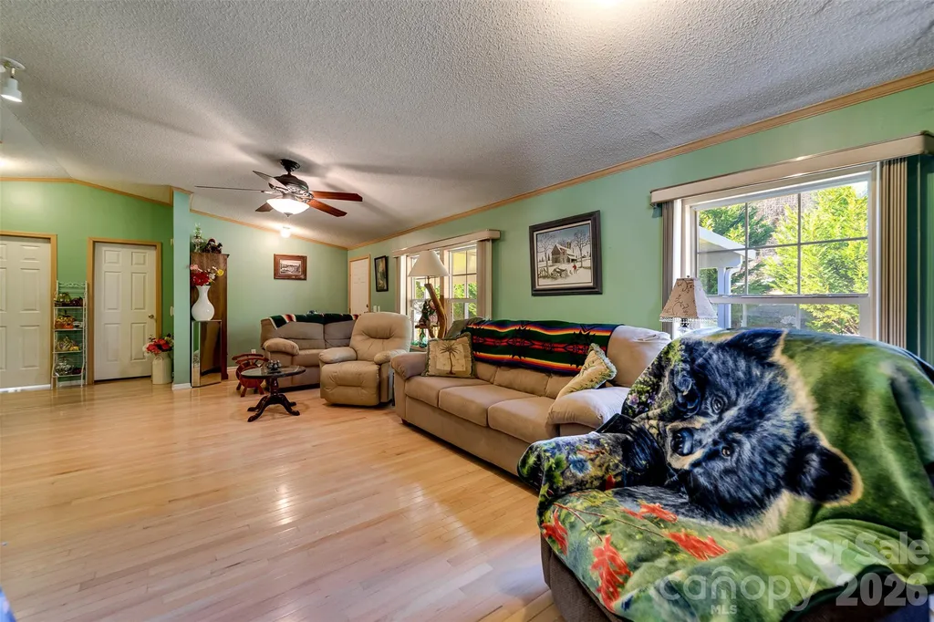 7581 Hwy 441 Highway S Sylva NC 28779