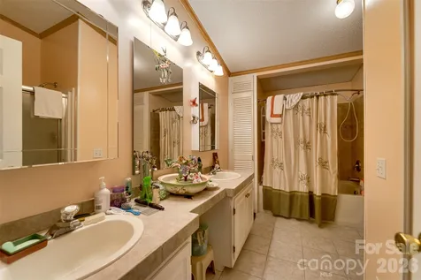 7581 Hwy 441 Highway S Sylva NC 28779