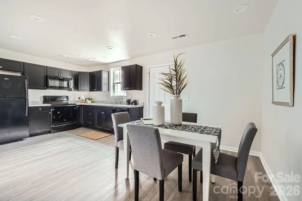 1610 Ct Brooks Circle Charlotte NC 28212