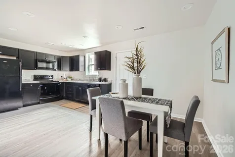 1610 Ct Brooks Circle Charlotte NC 28212