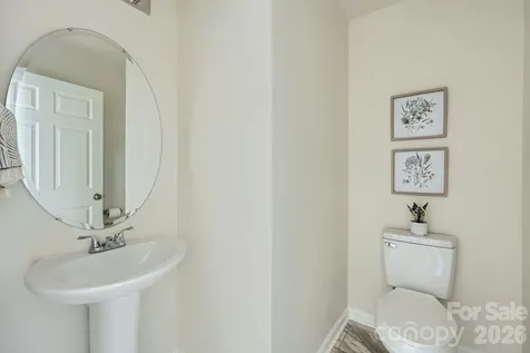 1610 Ct Brooks Circle Charlotte NC 28212