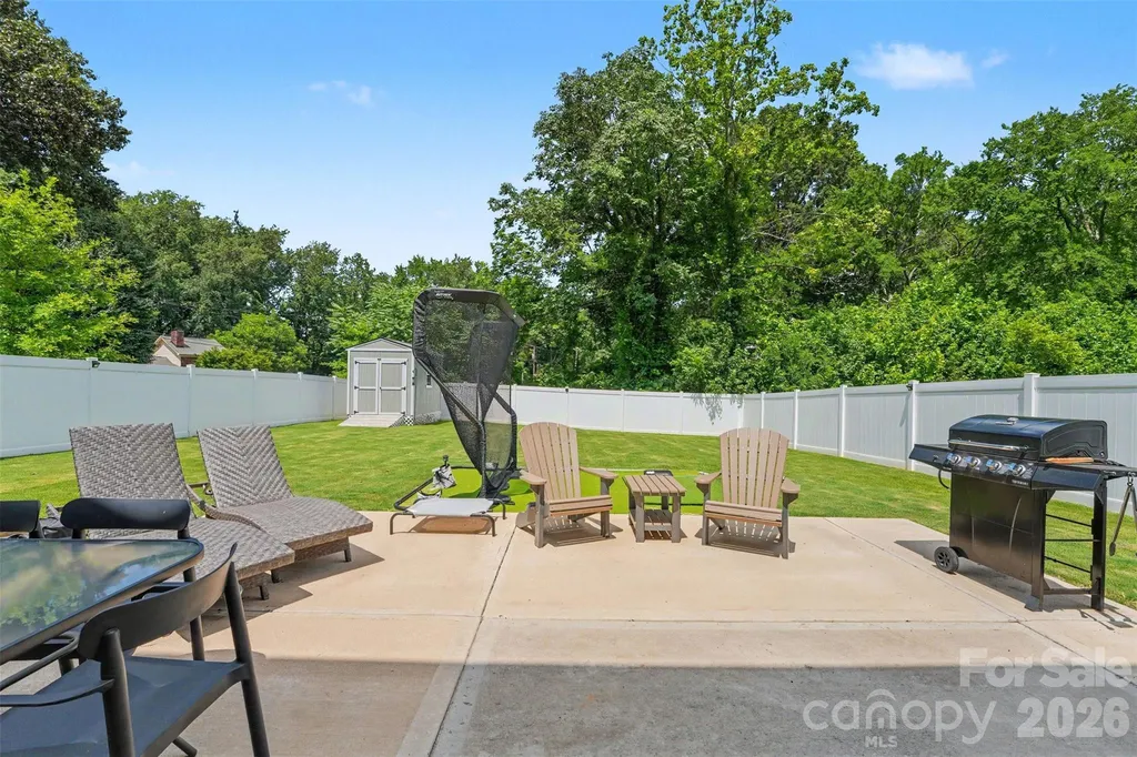 2007 Karen Woods Lane Charlotte NC 28216