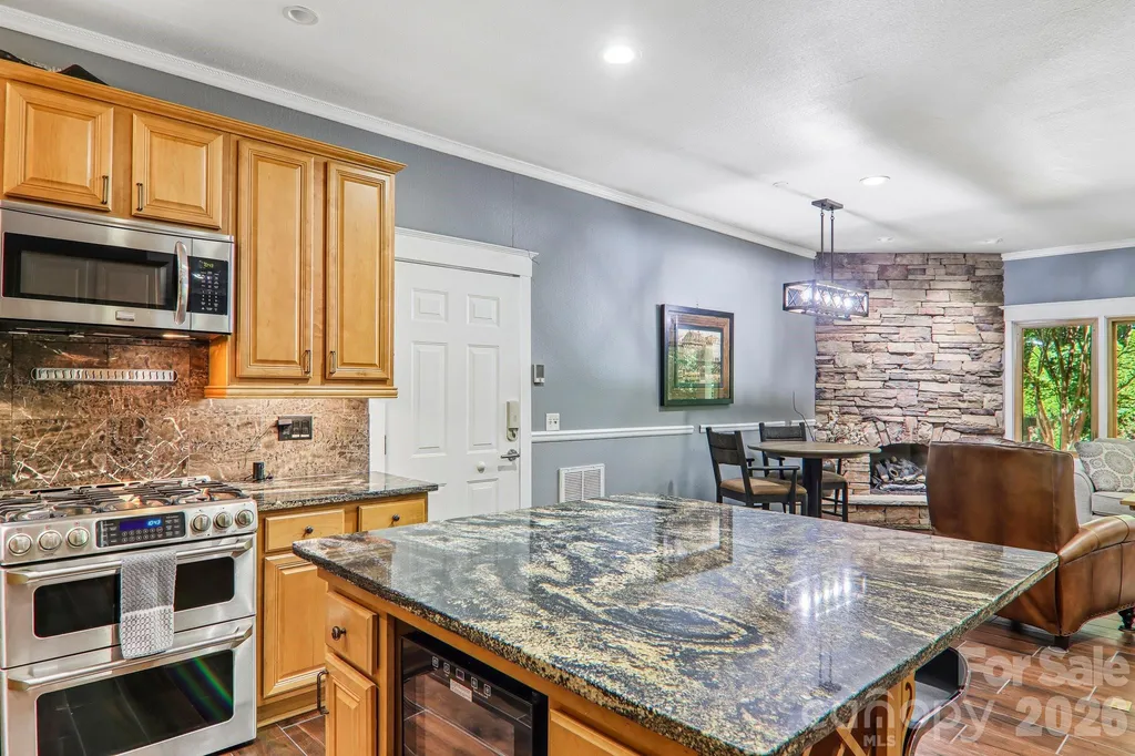 10 Cedar Drive Mills River NC 28759