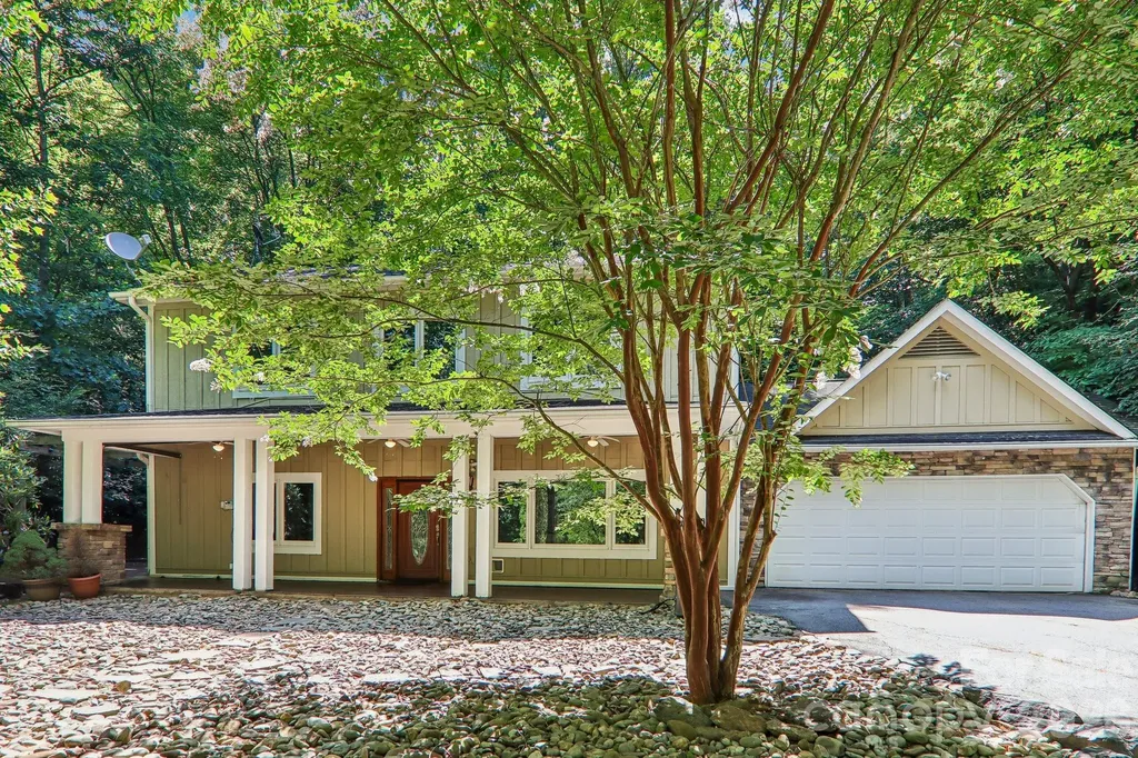 10 Cedar Drive Mills River NC 28759