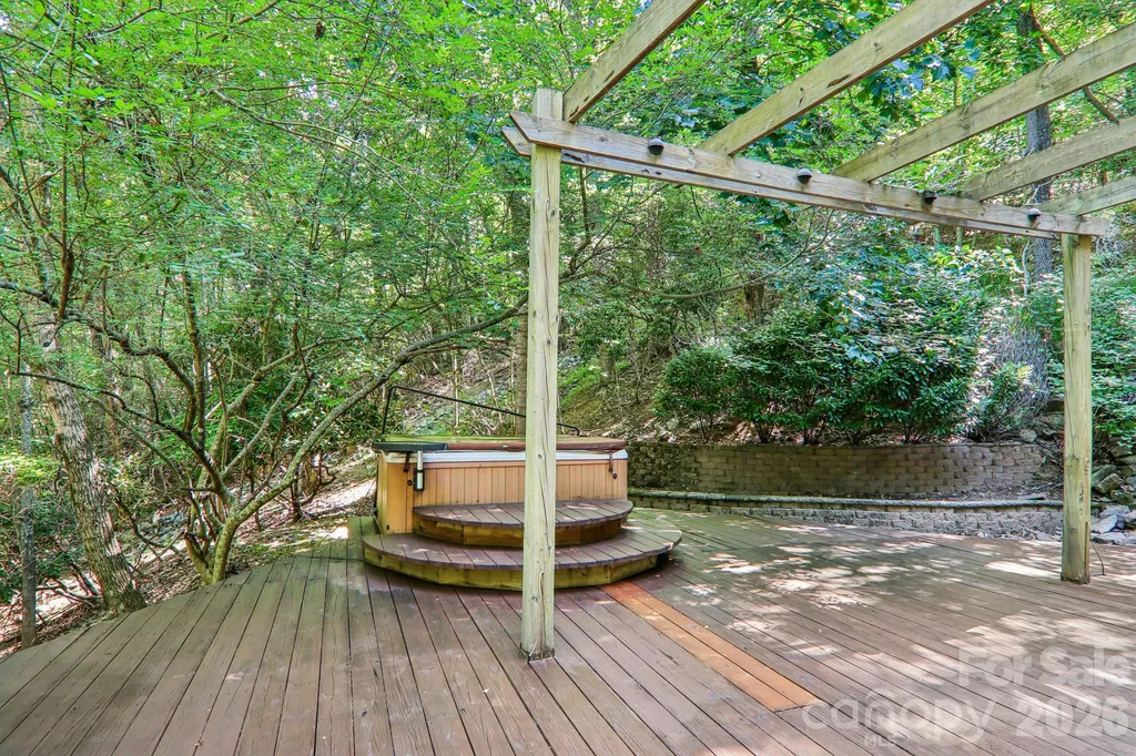 10 Cedar Drive Mills River NC 28759