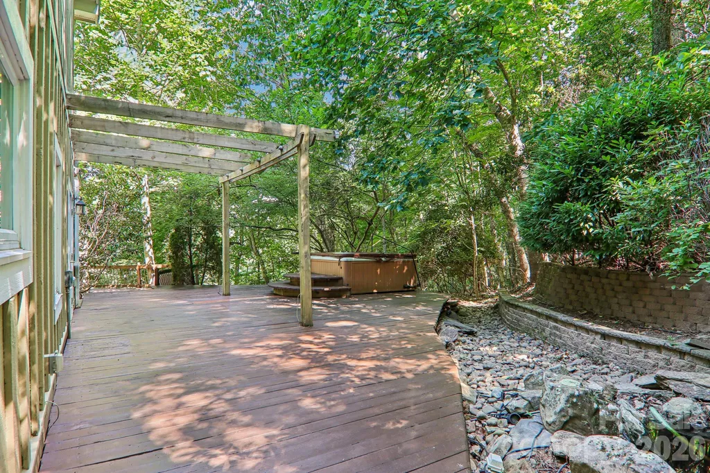 10 Cedar Drive Mills River NC 28759
