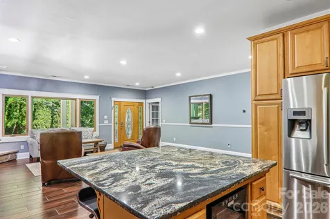 10 Cedar Drive Mills River NC 28759