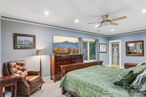 10 Cedar Drive Mills River NC 28759