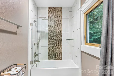 10 Cedar Drive Mills River NC 28759