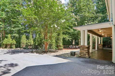 10 Cedar Drive Mills River NC 28759