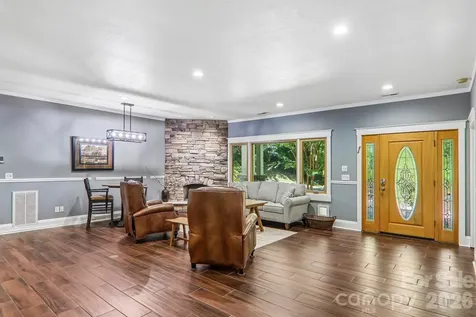 10 Cedar Drive Mills River NC 28759