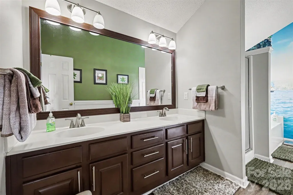 1826 Conifer Circle Charlotte NC 28213