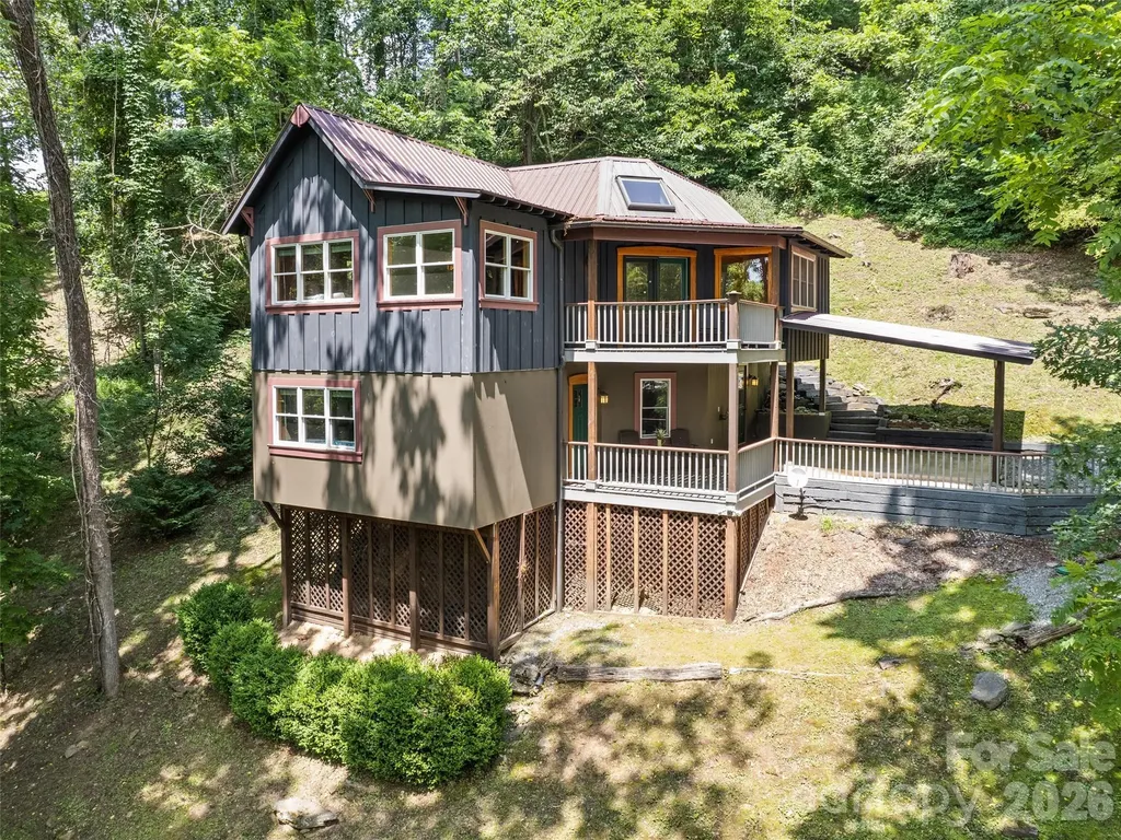 145 Hiaway Trail Clyde NC 28721