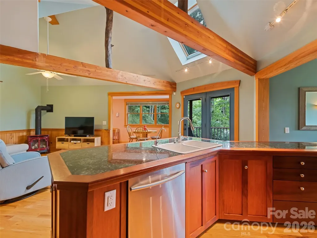 145 Hiaway Trail Clyde NC 28721