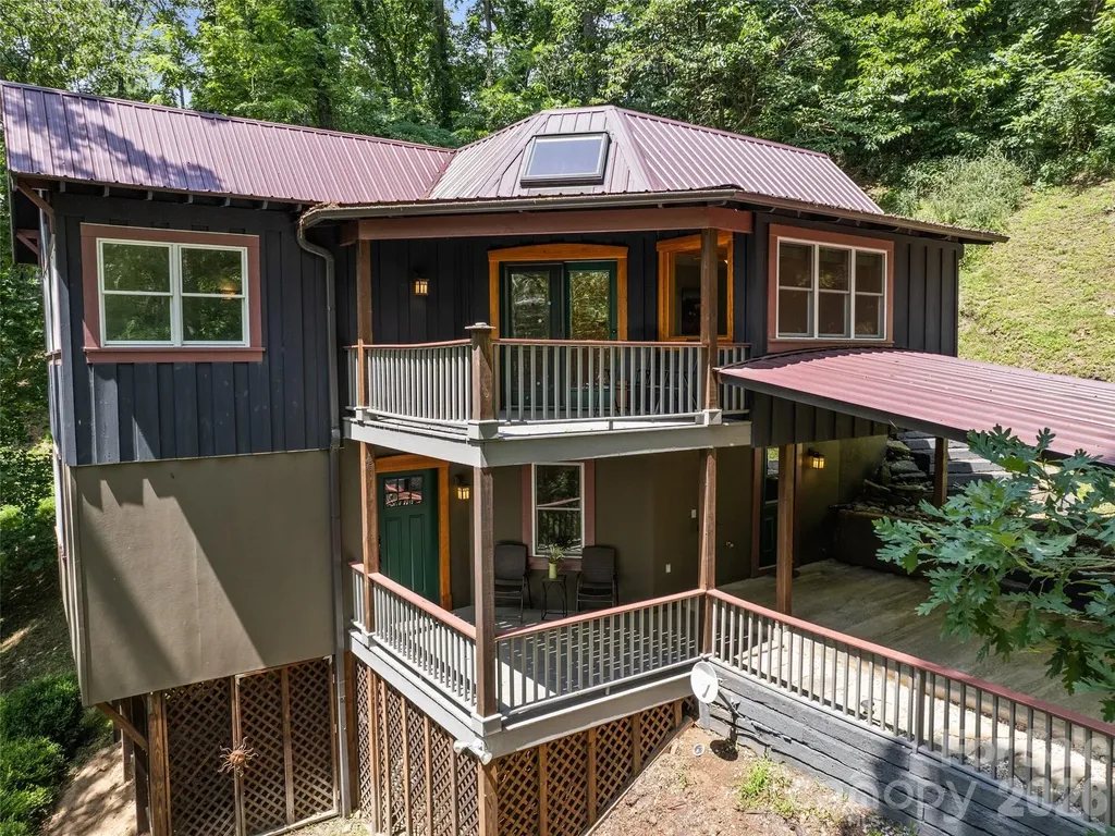 145 Hiaway Trail Clyde NC 28721