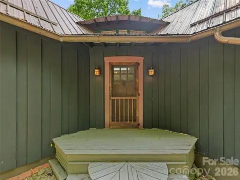 145 Hiaway Trail Clyde NC 28721