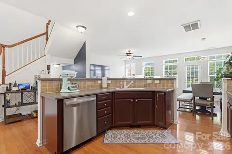 9945 Kings Parade Boulevard Charlotte NC 28273