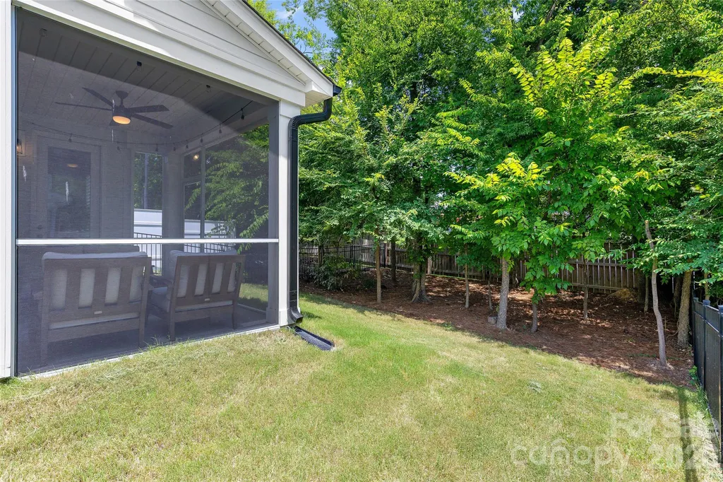 6023 Corbin Woods Court Charlotte NC 28226