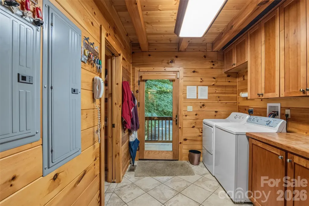 1482 Howard Moore Road Hot Springs NC 28743