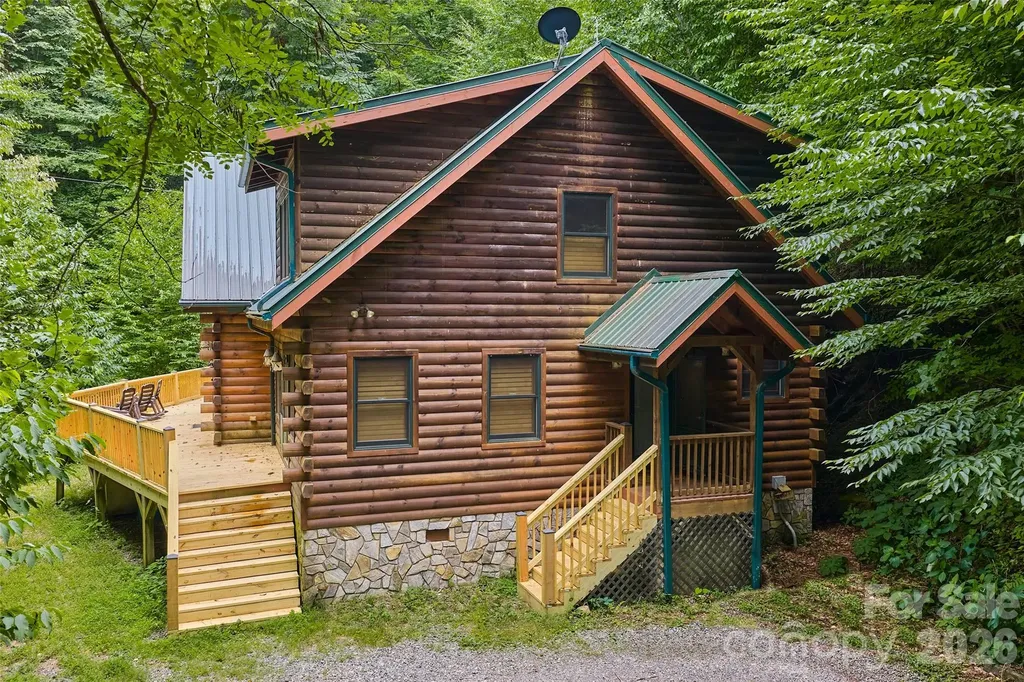 1482 Howard Moore Road Hot Springs NC 28743