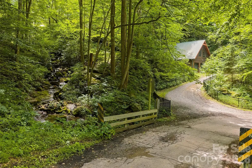 1482 Howard Moore Road Hot Springs NC 28743