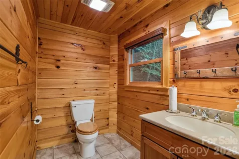 1482 Howard Moore Road Hot Springs NC 28743