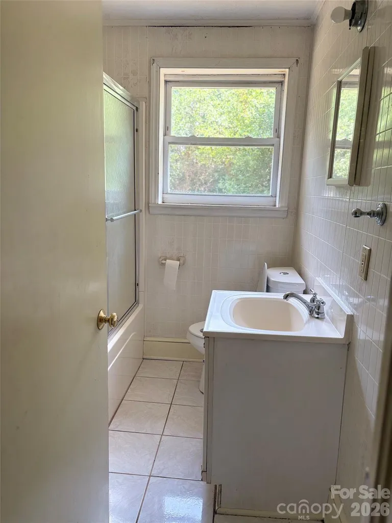 725 5th Avenue SW Hickory NC 28602