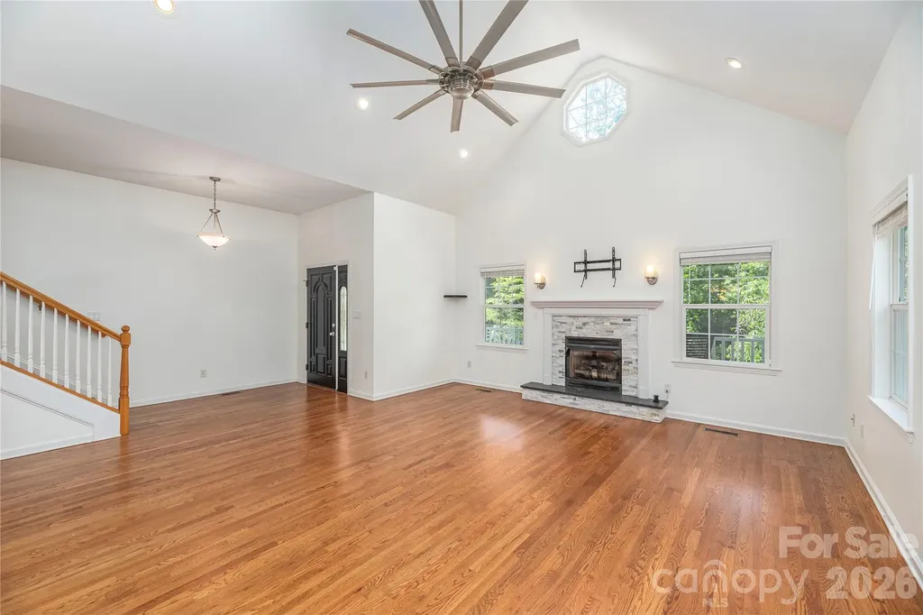 602 Hidden Springs Drive Asheville NC 28804