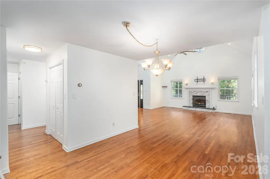 602 Hidden Springs Drive Asheville NC 28804