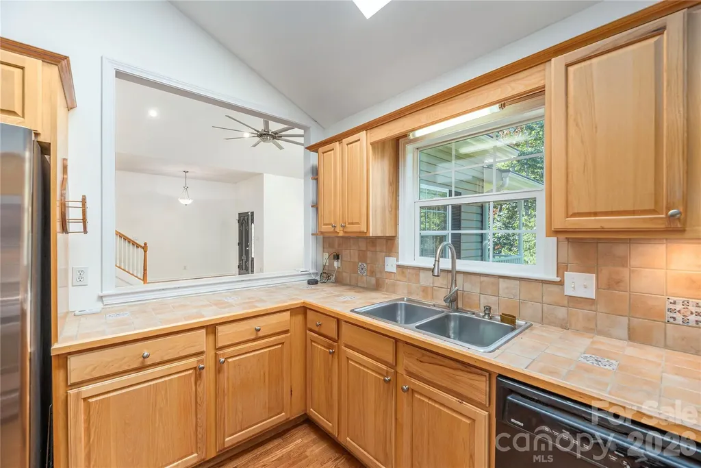 602 Hidden Springs Drive Asheville NC 28804