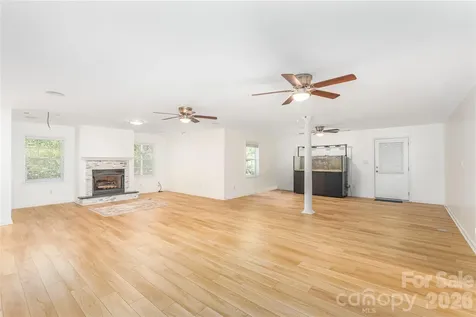 602 Hidden Springs Drive Asheville NC 28804