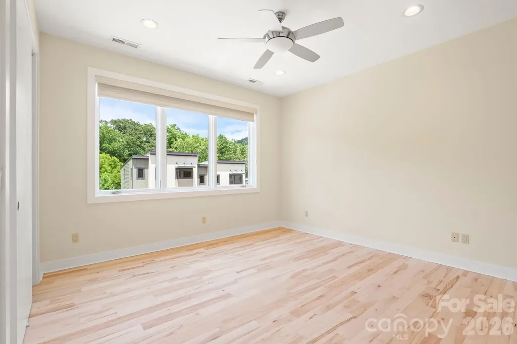 26 Macallan Lane Asheville NC 28805