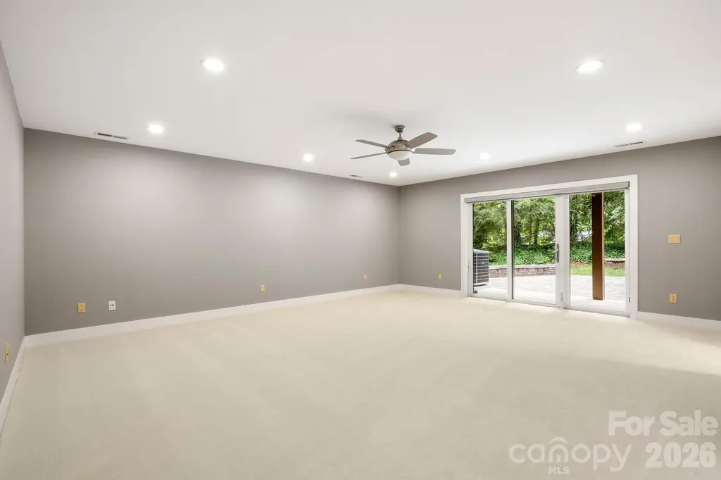 26 Macallan Lane Asheville NC 28805