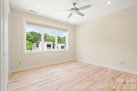26 Macallan Lane Asheville NC 28805