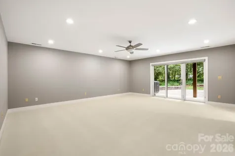 26 Macallan Lane Asheville NC 28805