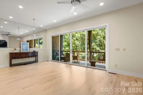 26 Macallan Lane Asheville NC 28805