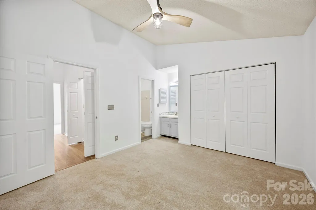 6404 Windsor Gate Lane Charlotte NC 28215