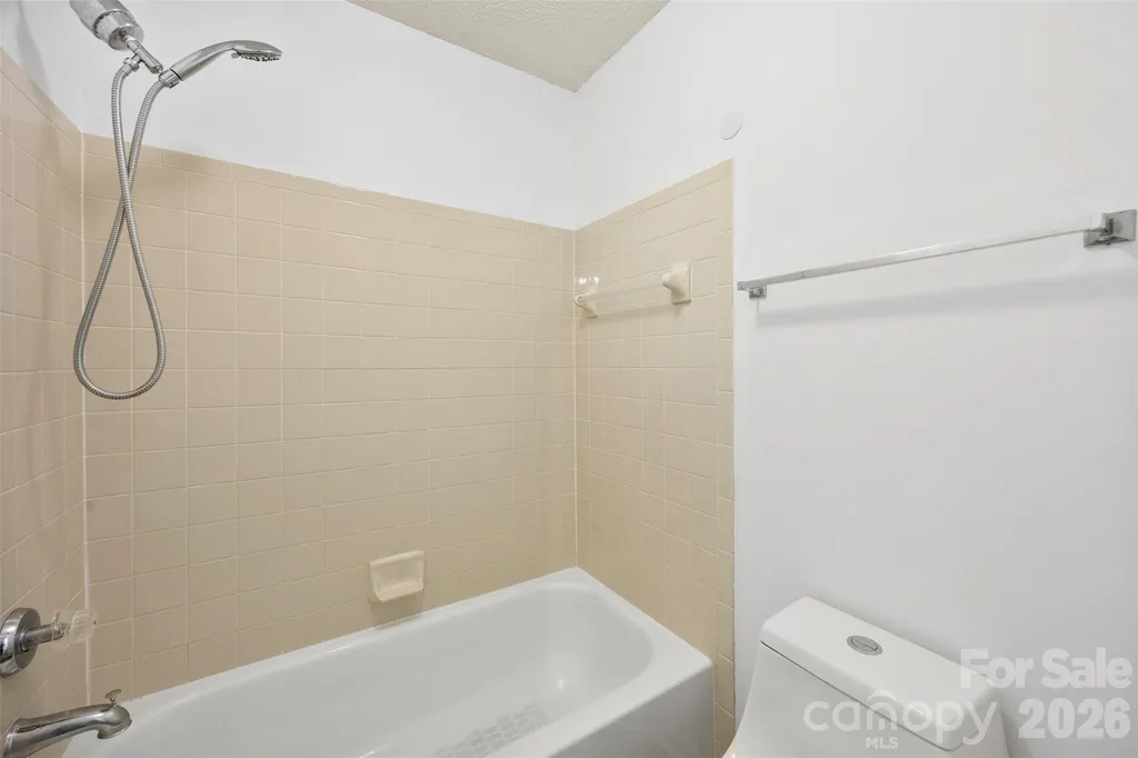 6404 Windsor Gate Lane Charlotte NC 28215