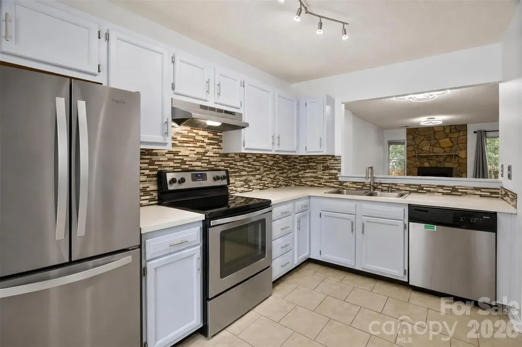 6404 Windsor Gate Lane Charlotte NC 28215