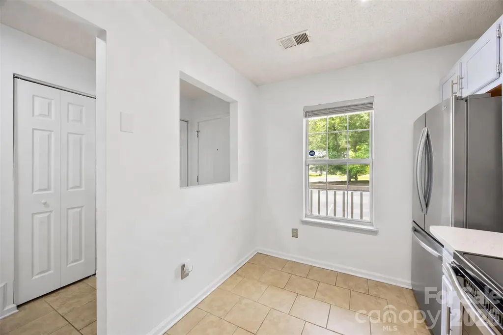 6404 Windsor Gate Lane Charlotte NC 28215