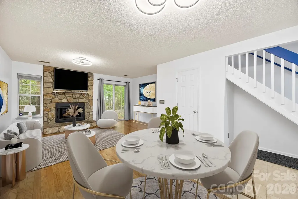 6404 Windsor Gate Lane Charlotte NC 28215