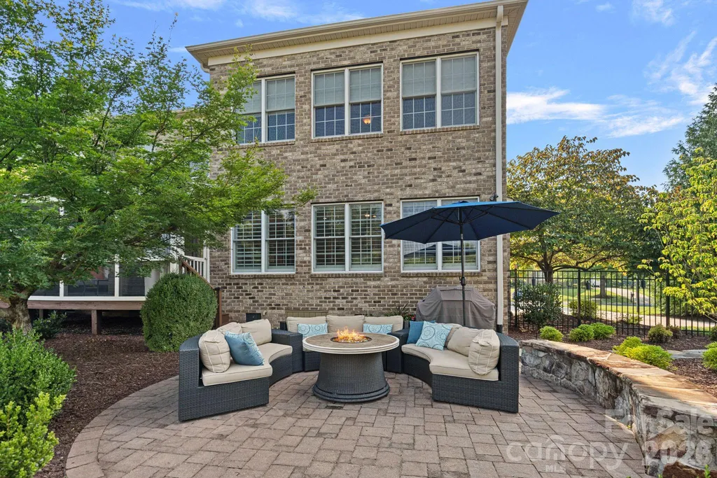 817 Wheatfield Drive Waxhaw NC 28173