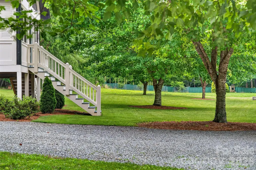 243 Riversound Village Hayesville NC 28904