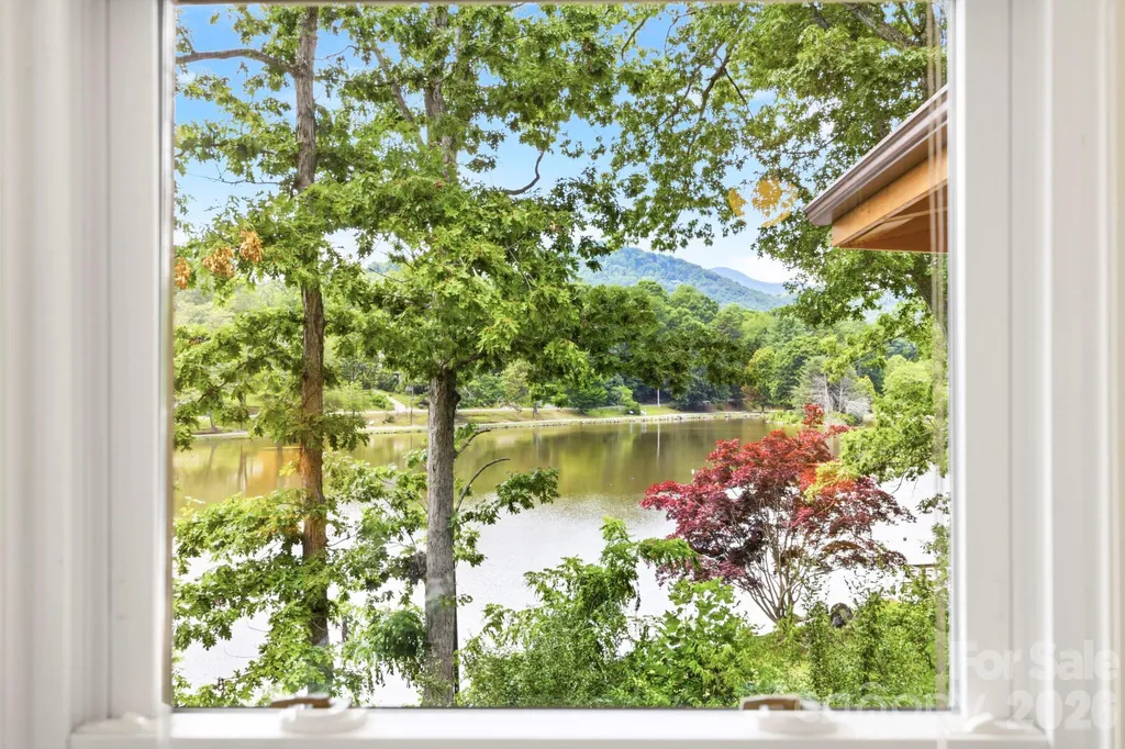 211 Rhododendron Avenue Black Mountain NC 28711