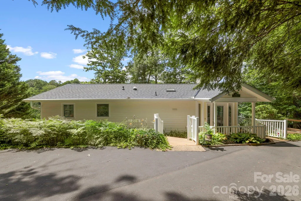 211 Rhododendron Avenue Black Mountain NC 28711