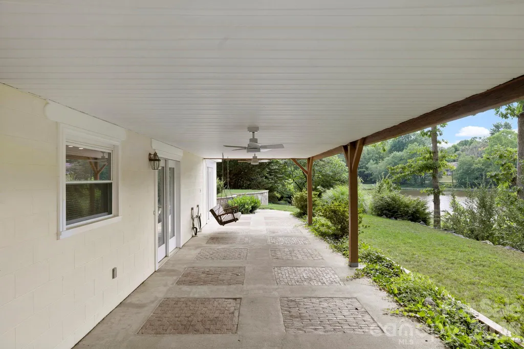 211 Rhododendron Avenue Black Mountain NC 28711
