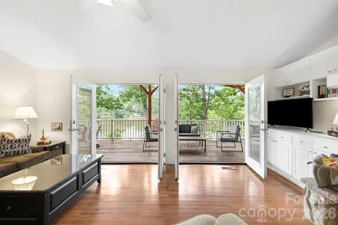 211 Rhododendron Avenue Black Mountain NC 28711